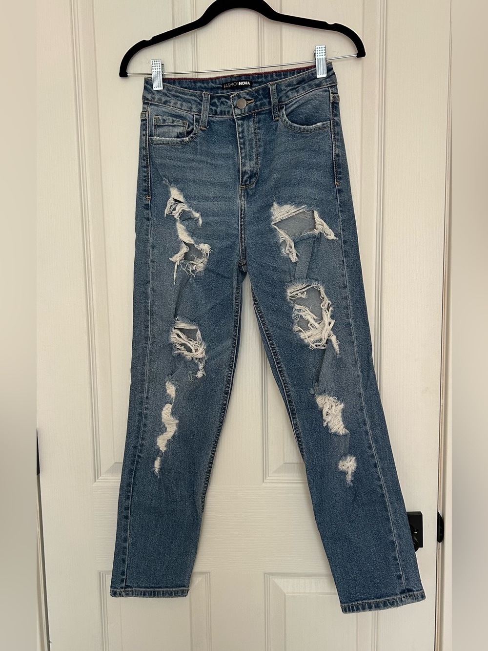 Fashion Nova High-Rise Distressed Denim Jeans in Blue